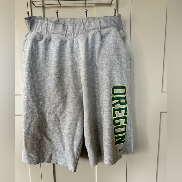 University of Oregon Nike Sweatshorts - Picture 1 of 2